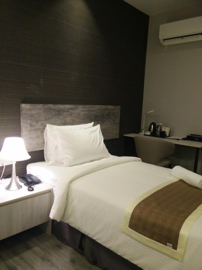 The Leverage Business Hotel Johor Bahru Extérieur photo